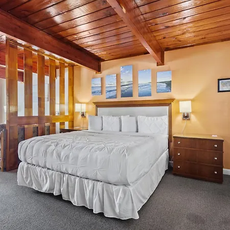 Fort Pierce Oceanfront Inn- Suite- King Bed #6